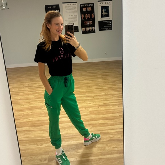 Meet your Posher, Leslie - Picture 7 of 16